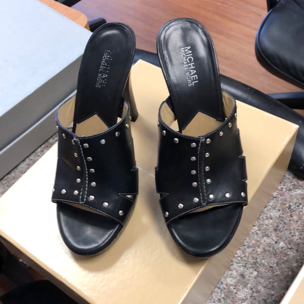2 Pair Michael Kors Heels - Picture 3 of 6